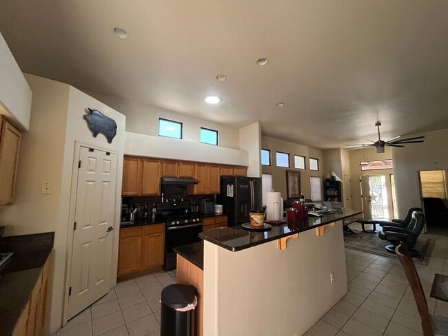 Building Photo - Furnished monthly rental home with long term lease options.