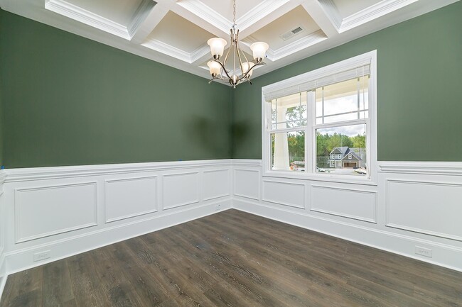 Building Photo - 587 Foothills St