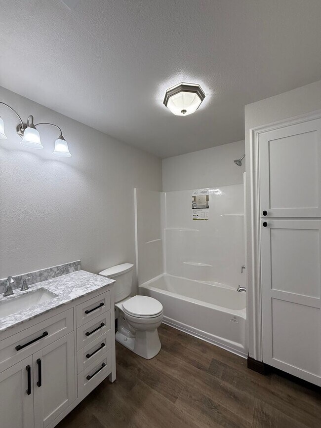 Building Photo - NEWLY REDESIGNED 4BR Basement home!!!!