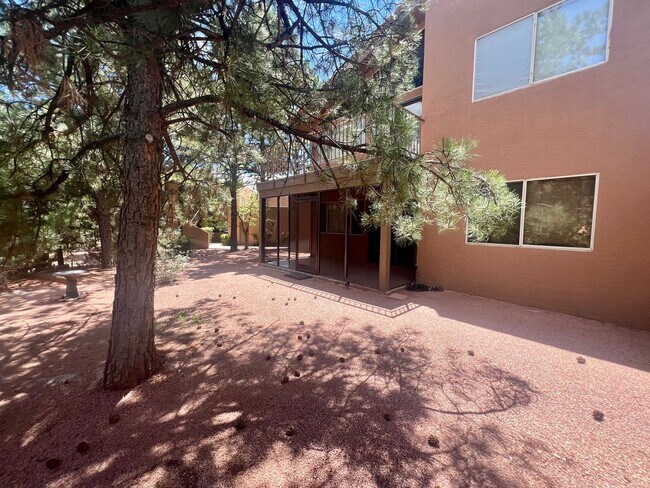 Building Photo - Unfurnished, 1-Year Long-Term Rental (Lowe...