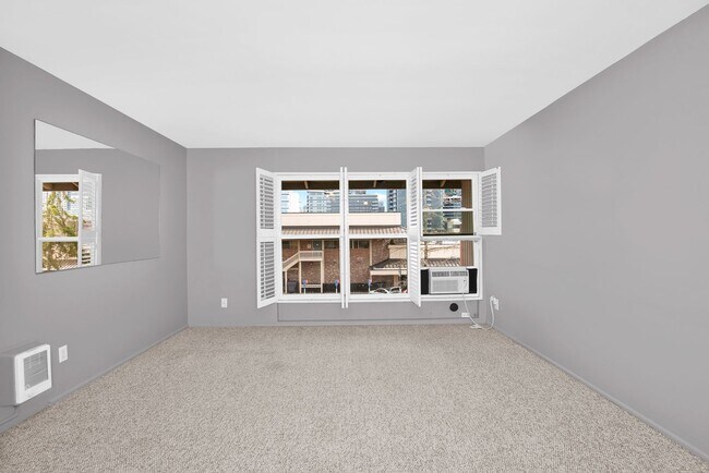 Building Photo - Bellevue Square 1 Bedroom Condo