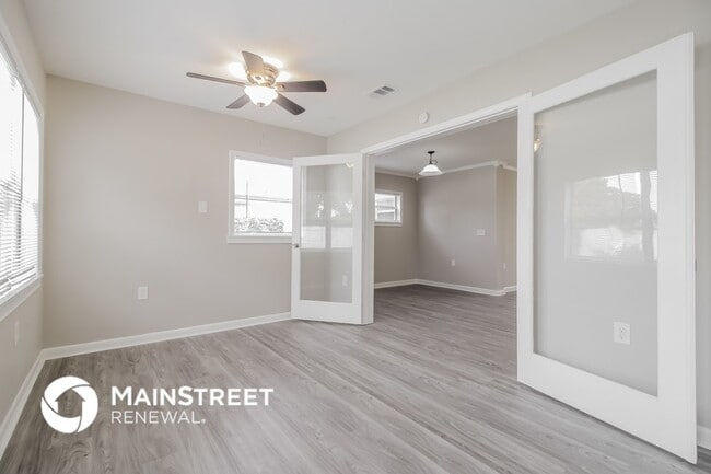 Building Photo - 509 Roy Blvd