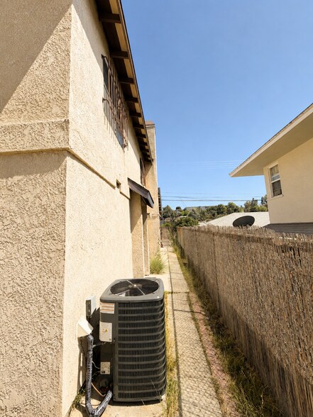 Building Photo - 2802 W Ramona Rd