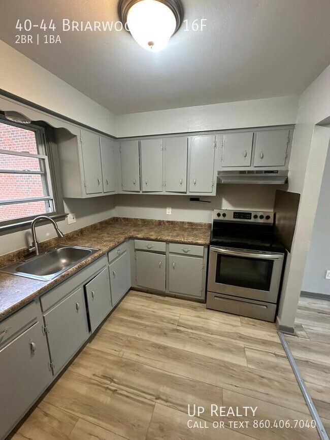 Building Photo - 40-44 Briarwood Ln-16F