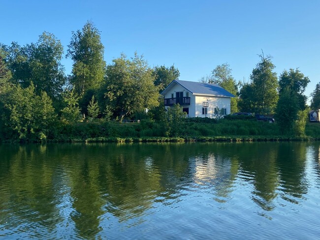 Primary Photo - Peaceful Lake life living in this cute uni...