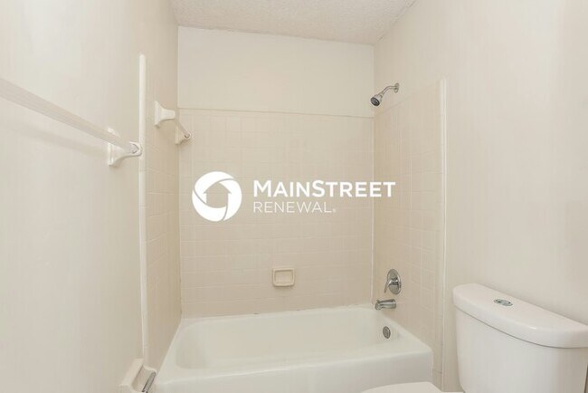 Building Photo - 3 Bedroom Pet-Friendly Home in Jacksonville, FL with Main Street Renewal