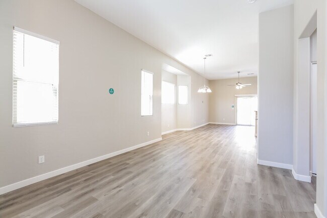 Building Photo - 699 Bridgeford Ct