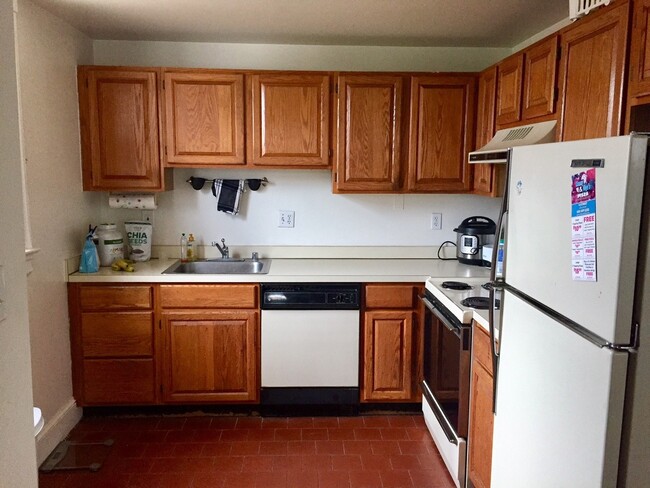 Building Photo - 3RD-637 #403