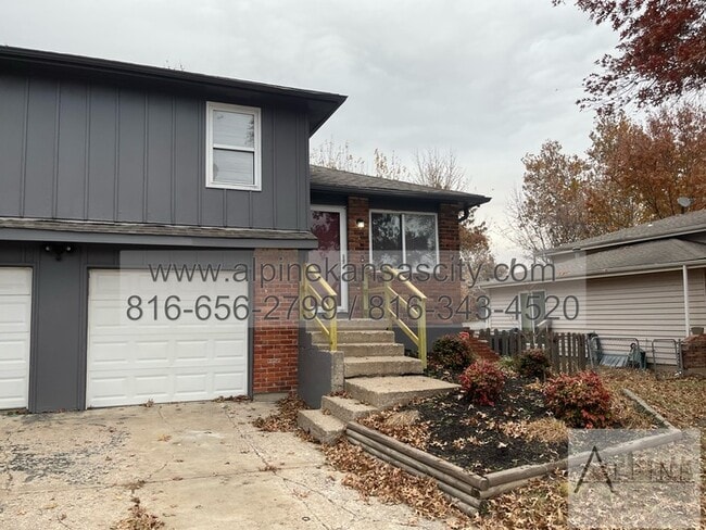 Building Photo - Updated Duplex, Fort Osage School District