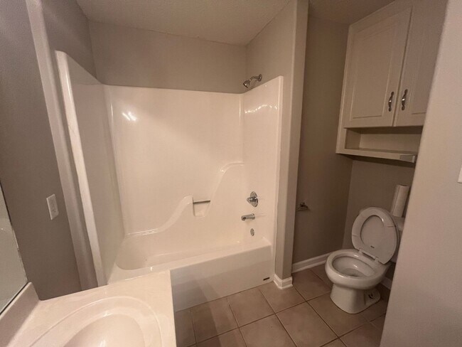 Building Photo - Nice Family home in Ward