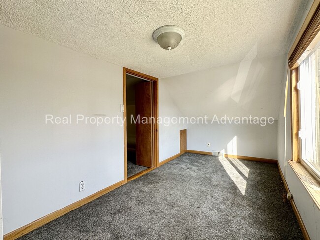 Building Photo - Charming Royal Oak Rental – Modern Comfort...