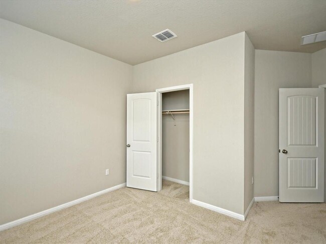 Building Photo - 413 Rainmaker Ln