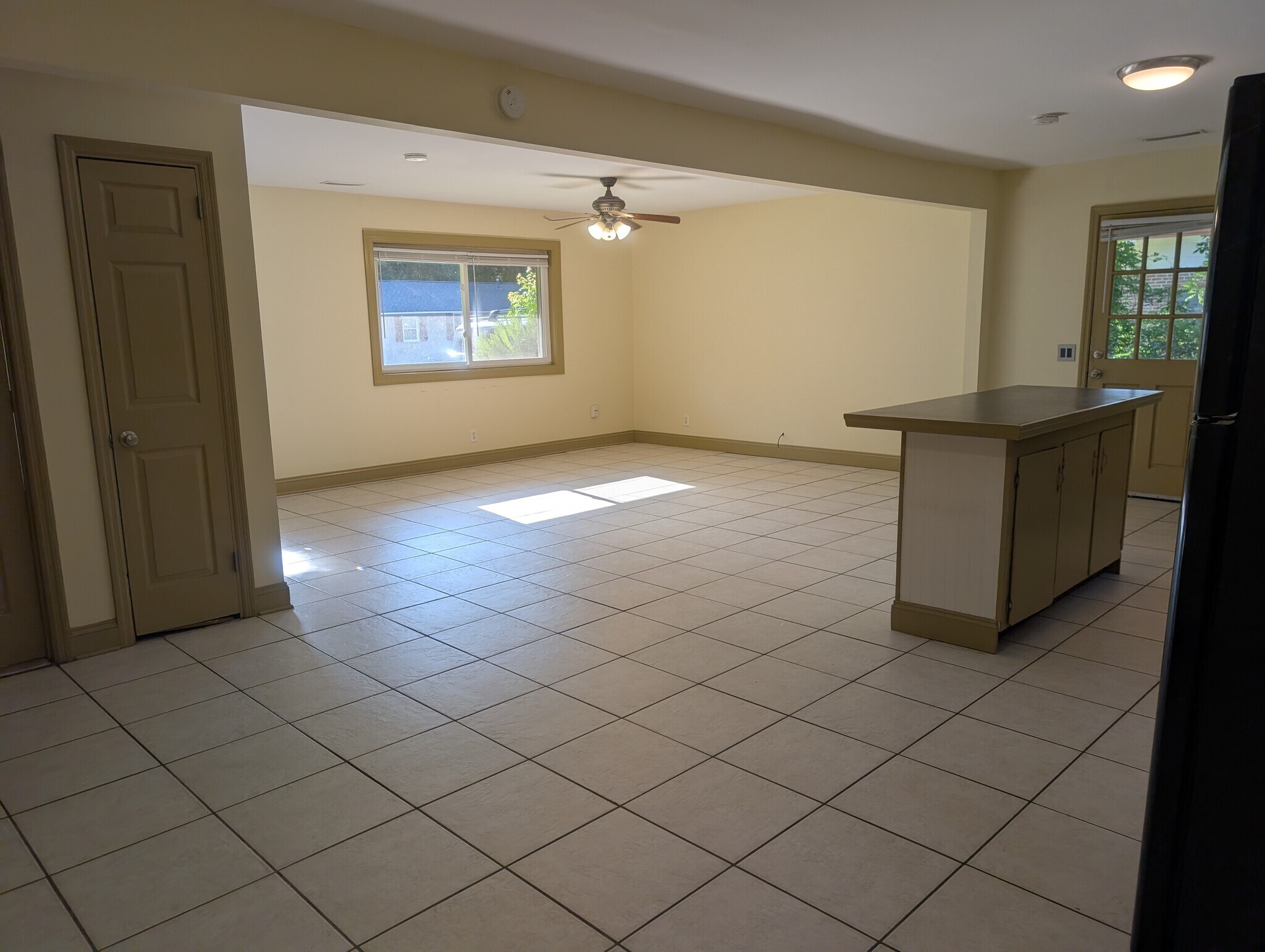 Building Photo - 634 Constant Dr