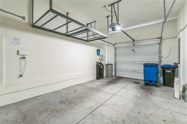 Building Photo - 4242 Lunar Cyn Ave