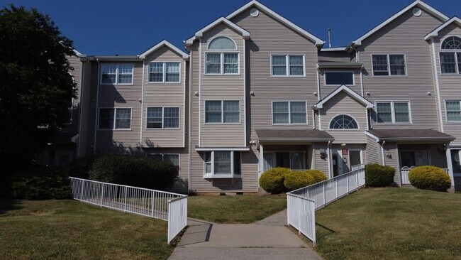 Primary Photo - 936 Edpas Rd