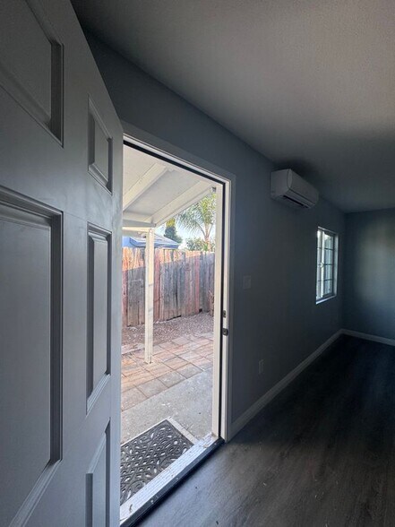 Building Photo - 13260 Moreno Way
