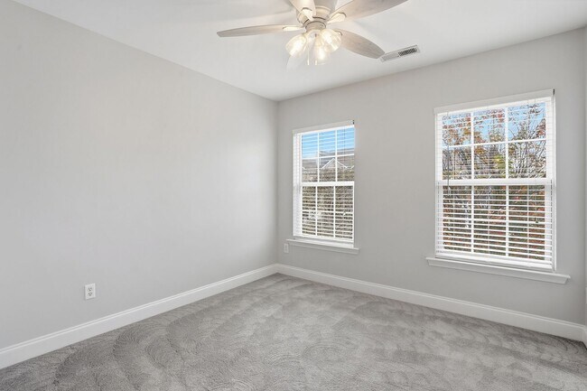 Building Photo - ABSOLUTELY GEORGOUS 2 STORY TOWNHOUSE IN CARY