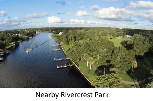 Building Photo - Flats at Riverside Park