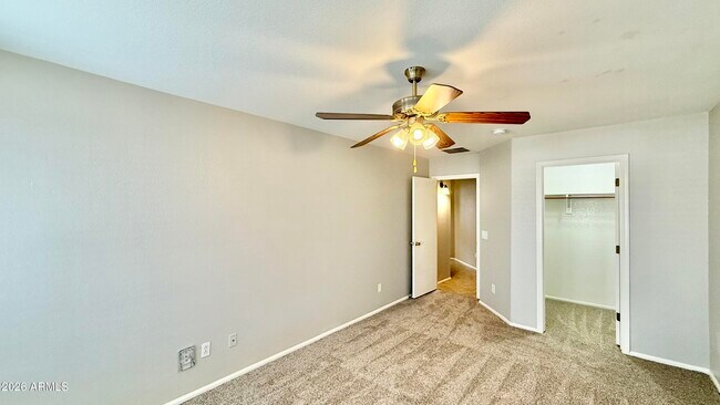 Building Photo - 1045 E Nardini St