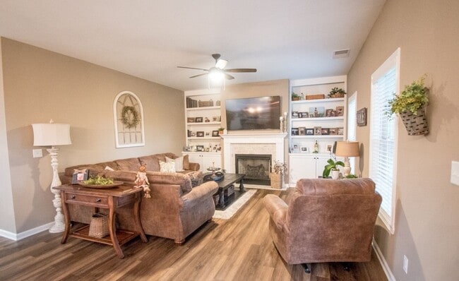 Building Photo - Fall in Love with this home!!!