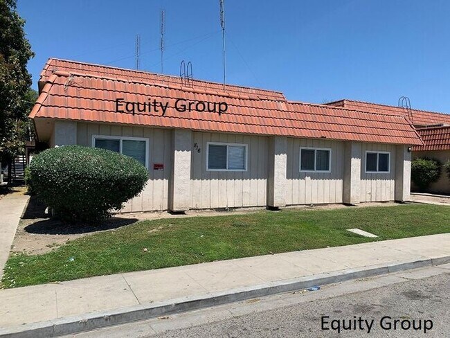 Primary Photo - Downstairs unit approaching Downtown Visalia!