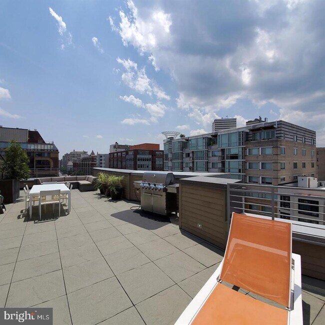 Building Photo - 1311 13th St NW