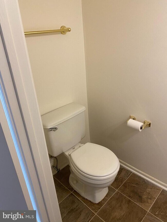 Building Photo - 1108 Pewter Ct