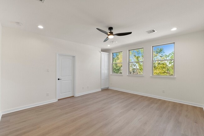 Building Photo - 14822 Spica Ct