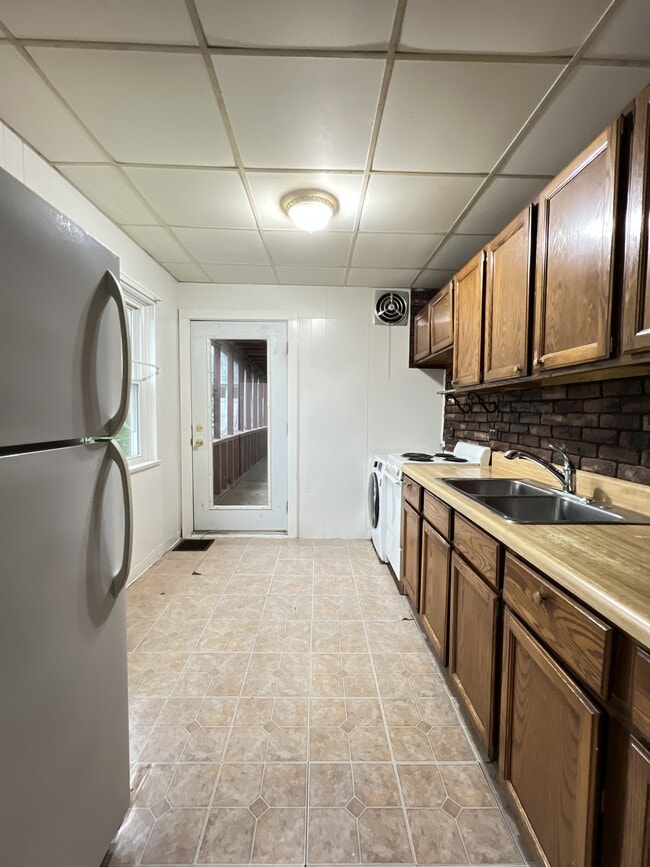 Building Photo - 2030 Chaney Rd