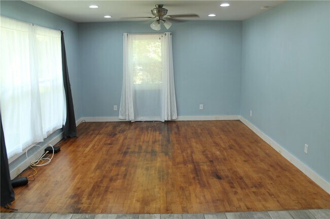 Building Photo - 441 Chambers Rd