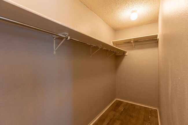 Building Photo - 8423 Parry Path