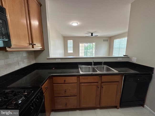 Building Photo - 1424 Colts Cir