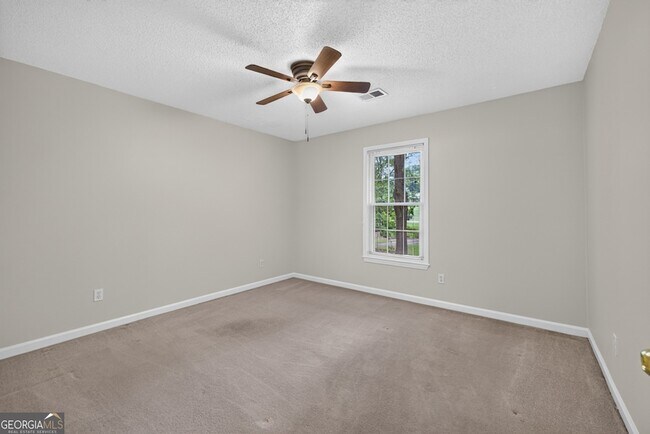Building Photo - 129 Springbrook Dr