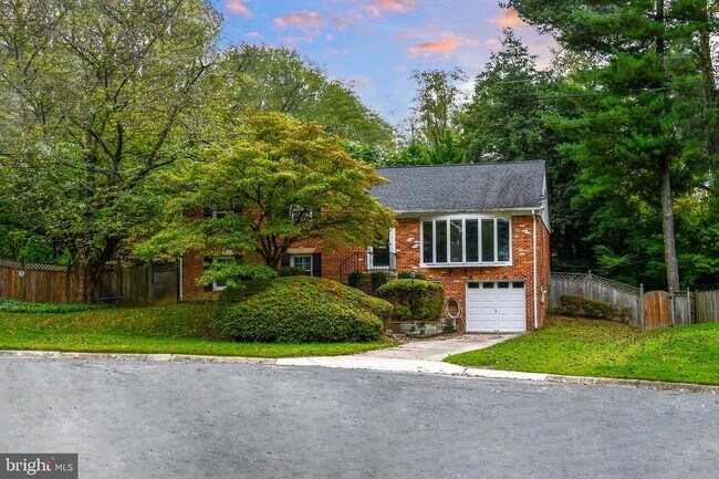 Building Photo - 4100 Dewmar Ct