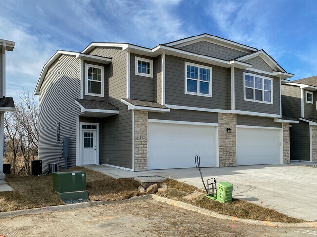 Primary Photo - 3 br, 2.5 bath Townhome - Waterford Creek ...