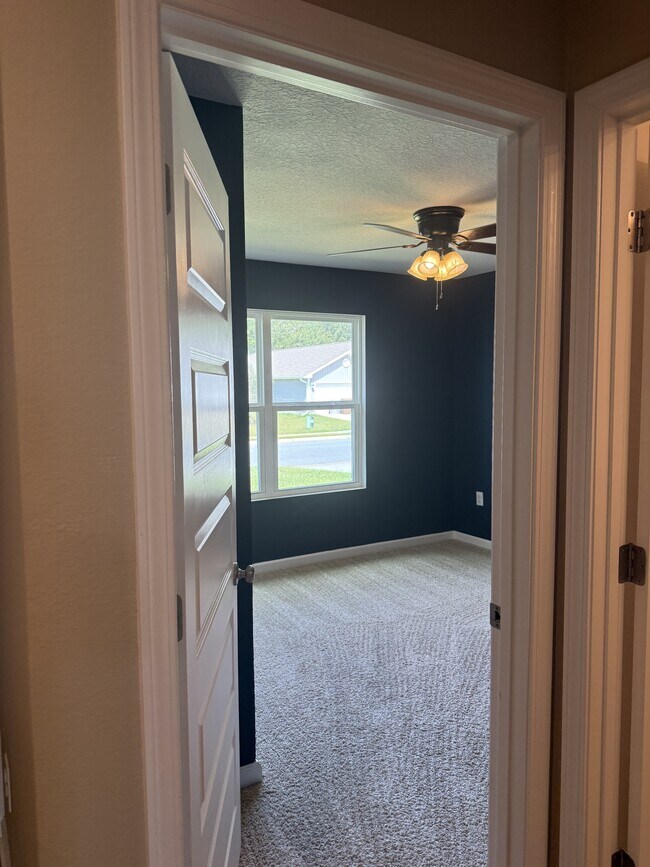 Building Photo - 5462 Peach Dr