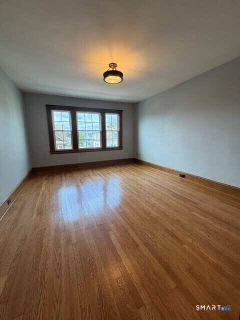 Building Photo - 82 Scofield Ave