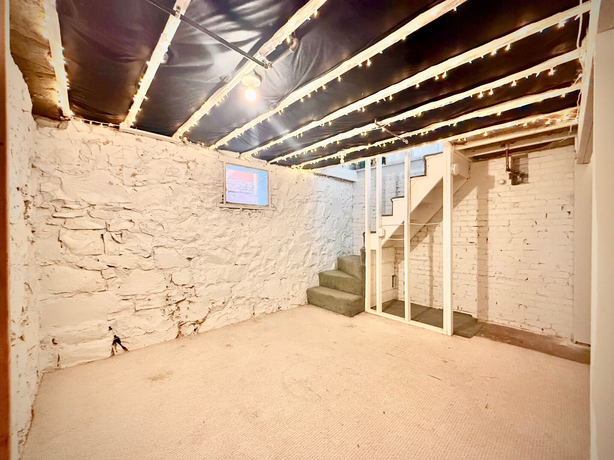 Building Photo - 756 Kalamath St