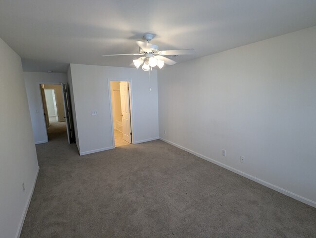 Building Photo - 35090 Sara Ct