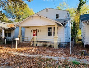 Building Photo - Very Spacious 5bdrm/2bth Bungalow Located in South Richmond w/Privacy Fenced Back Yard!!