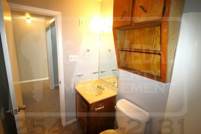 Building Photo - 2302 Hunt Dr