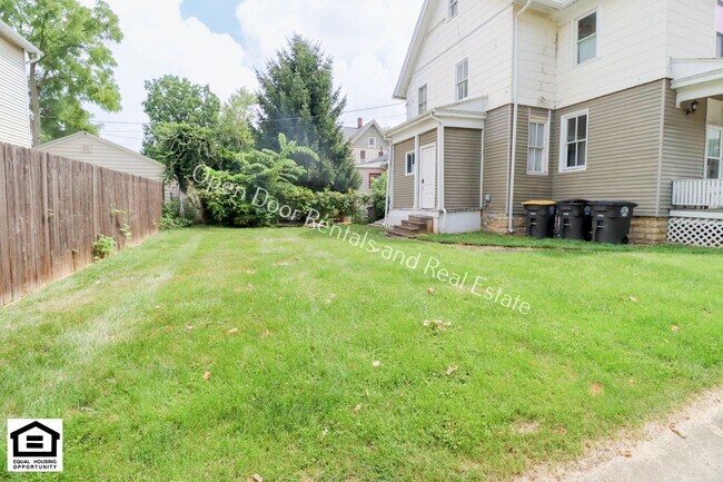 Building Photo - 1101 Lake Ave