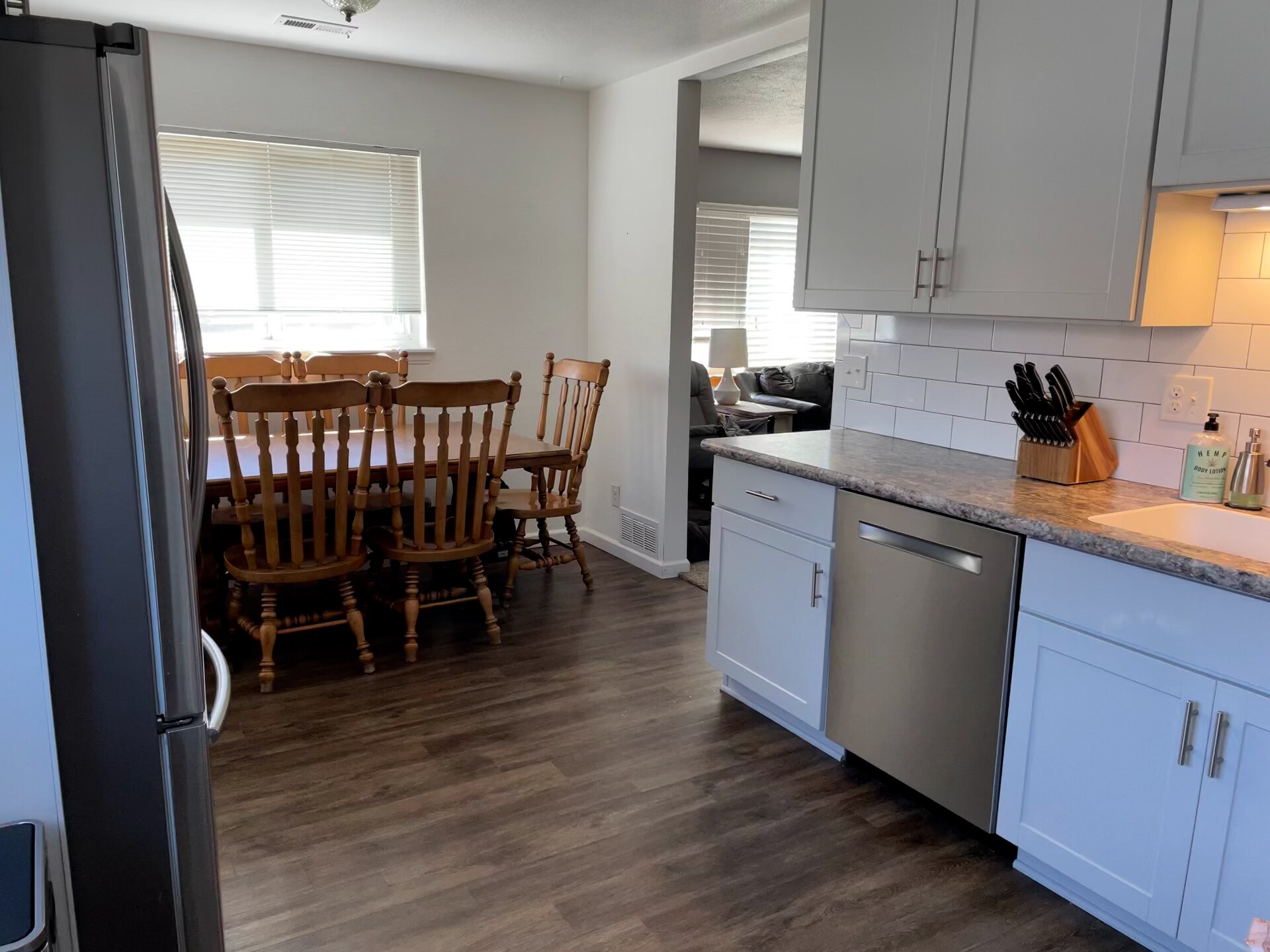 Dining Area/Kitchen - 9291 High St
