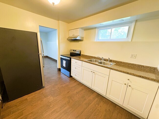 Building Photo - 1034 Fenton St