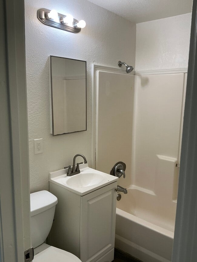 Building Photo - 2935 W Garfield St