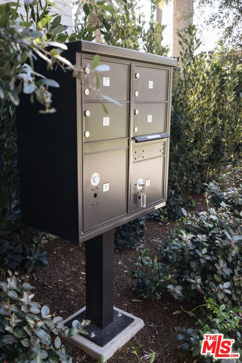 Building Photo - 824 Brent Ave