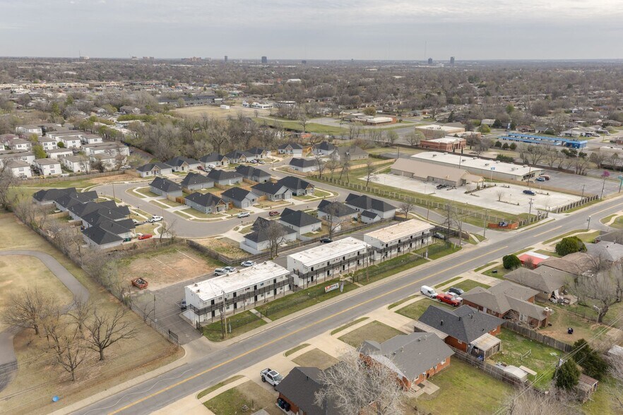 Building Photo - 4701 NW 16th St