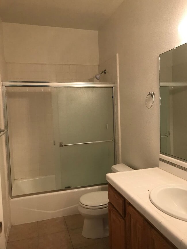 Building Photo - Groups Welcome! Nice Quiet Community One mile to downtown SLO