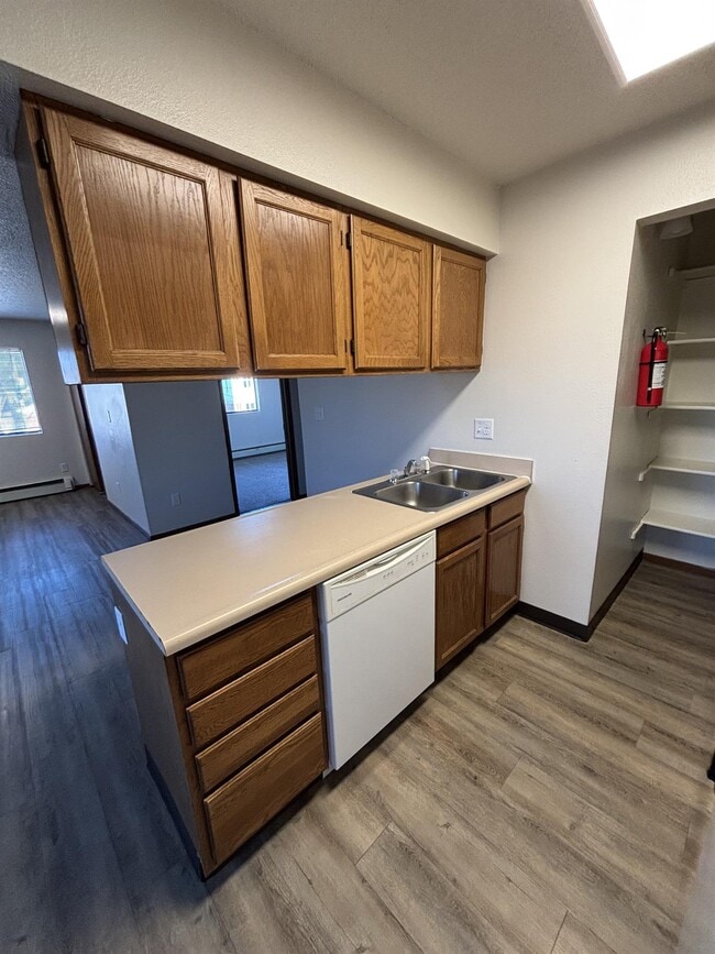 Building Photo - 619 S Johnson-5