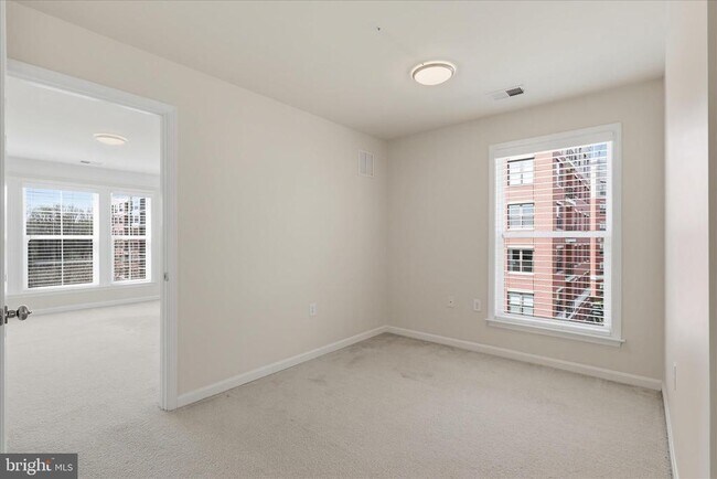 Building Photo - 2932 Finsbury Pl